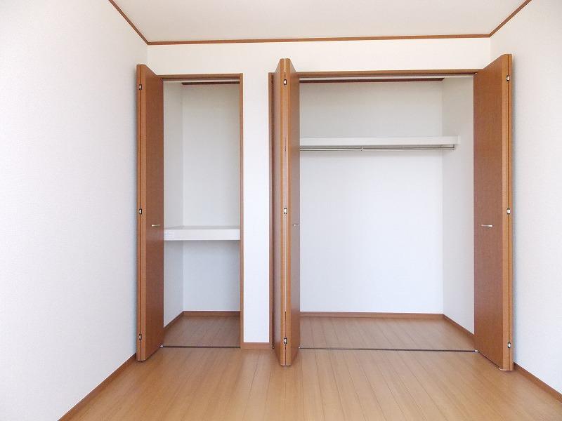 Receipt. Installing a storage capacity abundant walk-in closet.  Clothes and small parts such as, To achieve the clean beautiful housed in accordance with the purpose (^_^) /