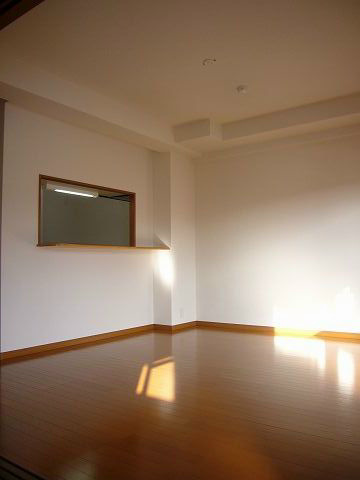 Living and room. Spacious living room ☆ 