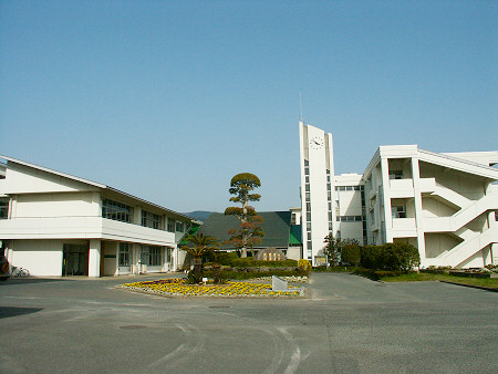 Junior high school. SASAGURI stand Sasaguri north junior high school (junior high school) up to 796m