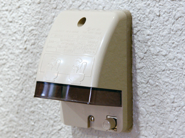 balcony ・ terrace ・ Private garden.  [Balcony waterproof outlet] Rain Ya, Adopt a waterproof electrical outlet that can correspond to gardening or the like in the balcony. (Same specifications)
