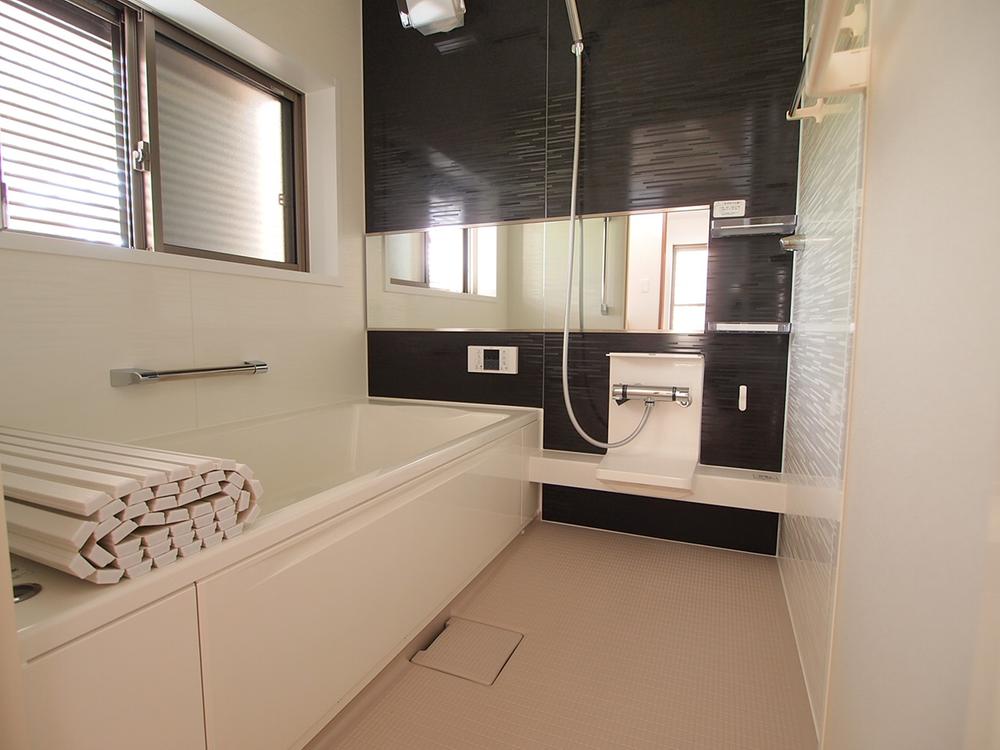 Bathroom. The bathroom is with a spacious bathroom dryer at 1 pyeong type