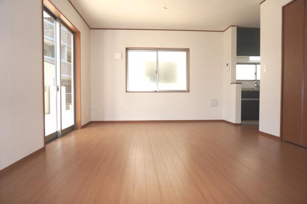 Same specifications photos (living). (3 Building) same specification