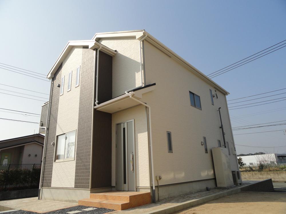 Local appearance photo. The photograph is the same type