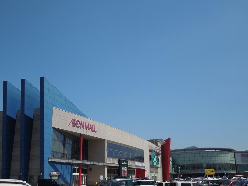 Shopping centre. There is also a variety of dining options in addition to the 900m Aeon Mall Fukuoka to Aeon Mall Fukuoka