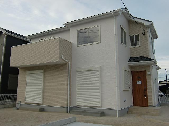 Local appearance photo. 2013 October construction