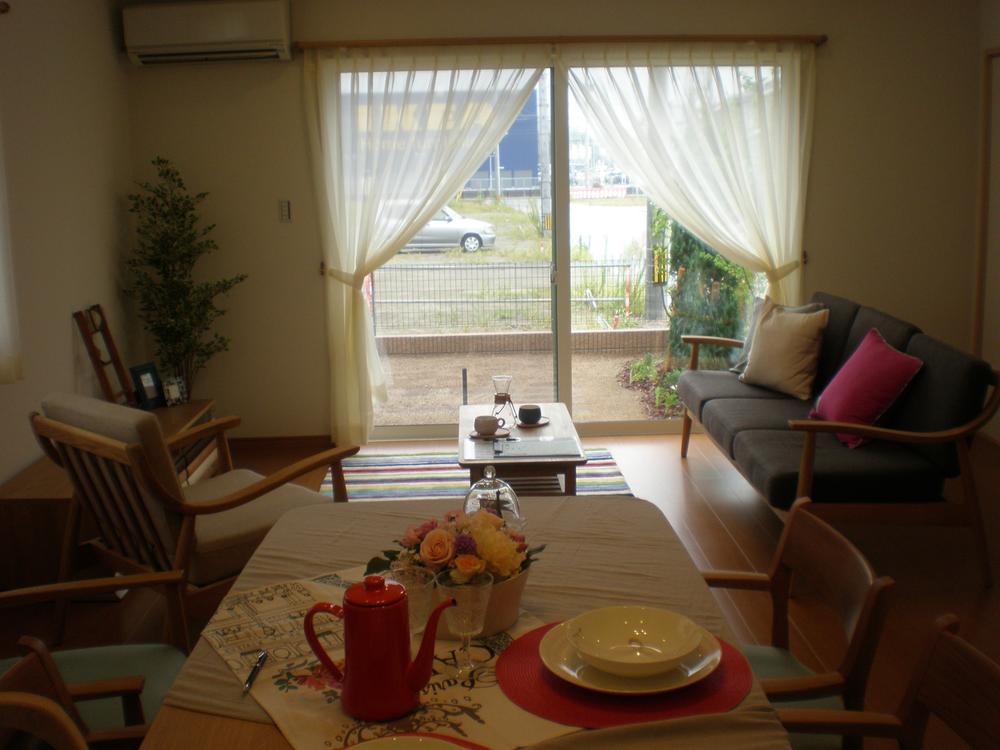 Living. No. 11 land model house (September 2013 shooting)