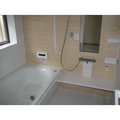 Bathroom. Let's take the fatigue of the day with a spacious bathroom!