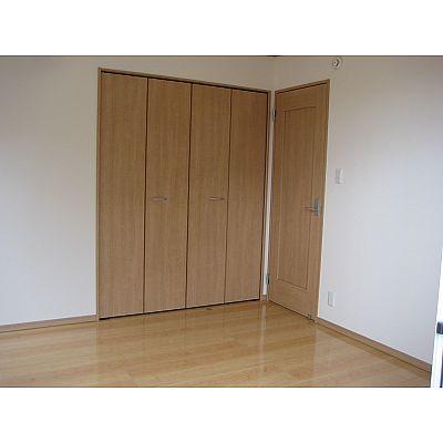 Non-living room. Ensure each room storage space!