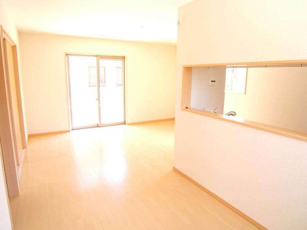 Same specifications photos (living). Same specifications