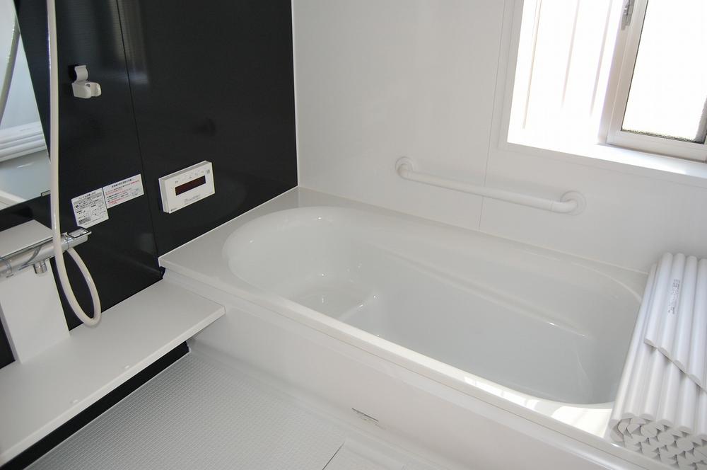 Same specifications photo (bathroom)