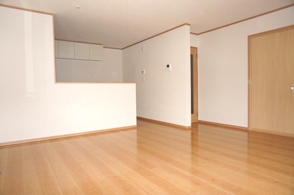 Same specifications photos (living)