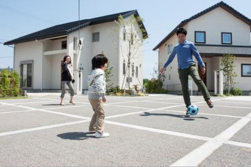 Other. By building in the city districts a feeling of opening, You can play a child in a place the reach of the parent of the eye.