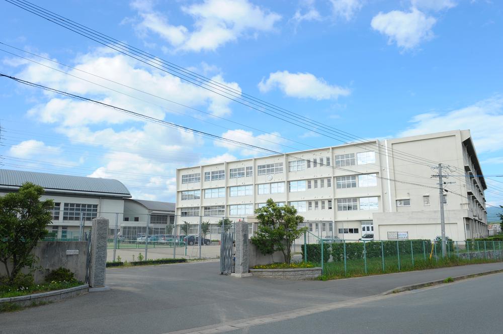 Junior high school. Shingu Municipal Shingu until junior high school 360m