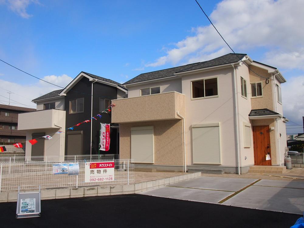 Local appearance photo. Local (11 May 2013) Shooting