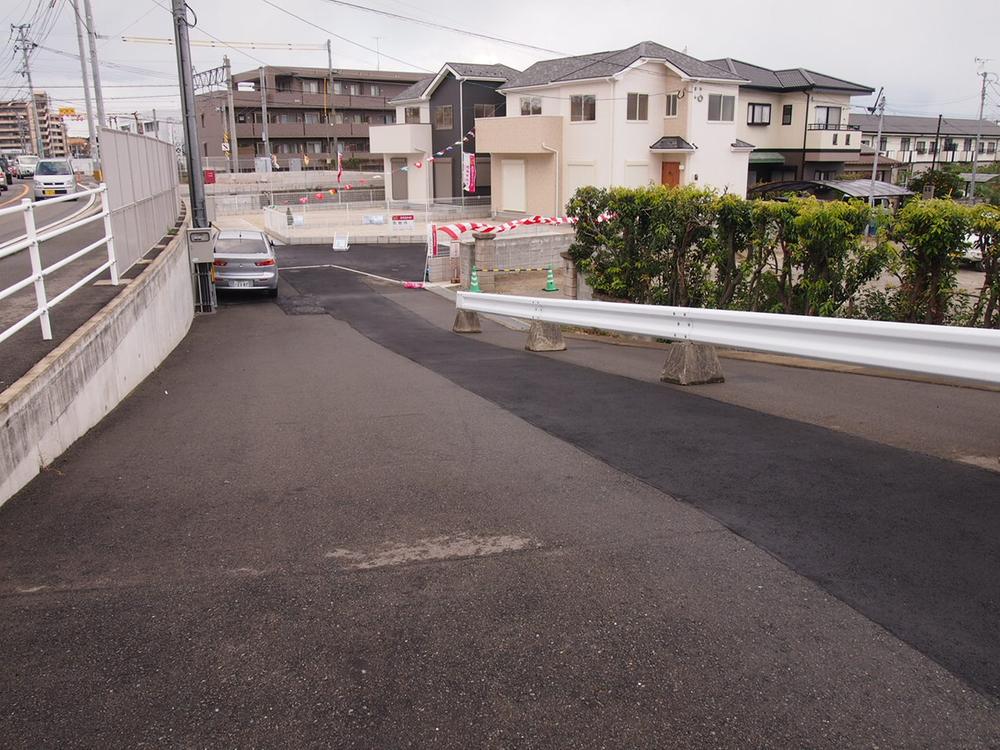 Local photos, including front road. Local (11 May 2013) Shooting