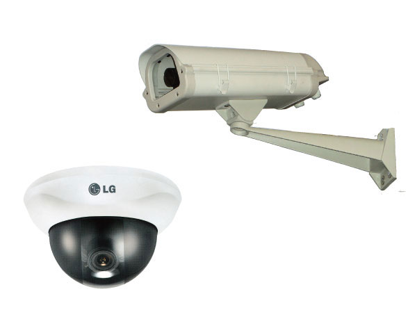 Security.  [surveillance camera] Installing a security camera to watch over the safety of the site. By monitoring a suspicious person, It enhances the crime prevention to prevent in advance crime. (Same specifications)