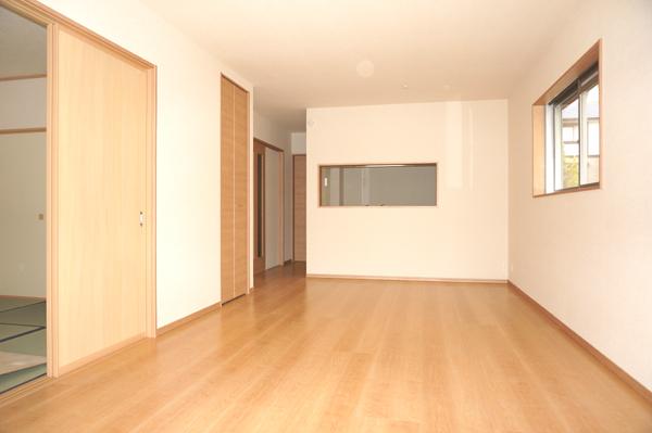 Same specifications photos (living)