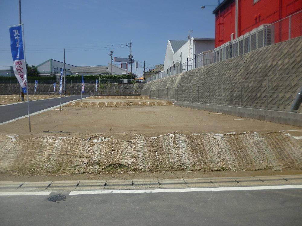 Local photos, including front road. Local (June 2013) Shooting