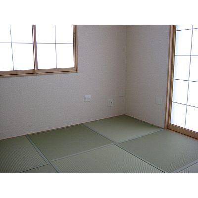 Non-living room. Room is a Japanese-style do you want!