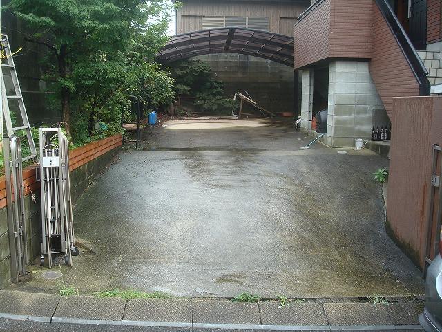 Parking lot. Four Allowed