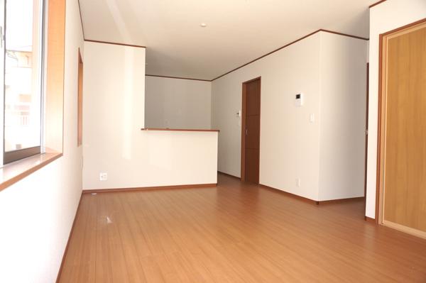 Same specifications photos (living). (1 Building) same specification