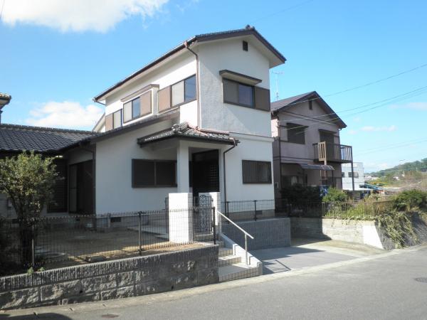 Local appearance photo. Outer wall, It is shiny and the high-pressure washing.