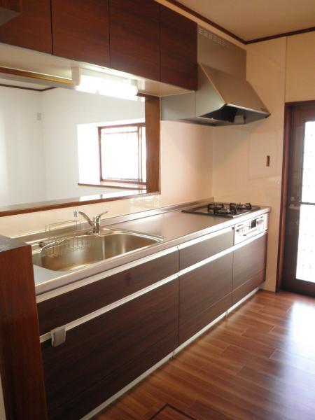 Kitchen. System kitchen.