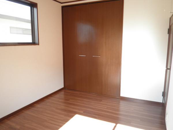 Non-living room. There is plenty of storage closet.