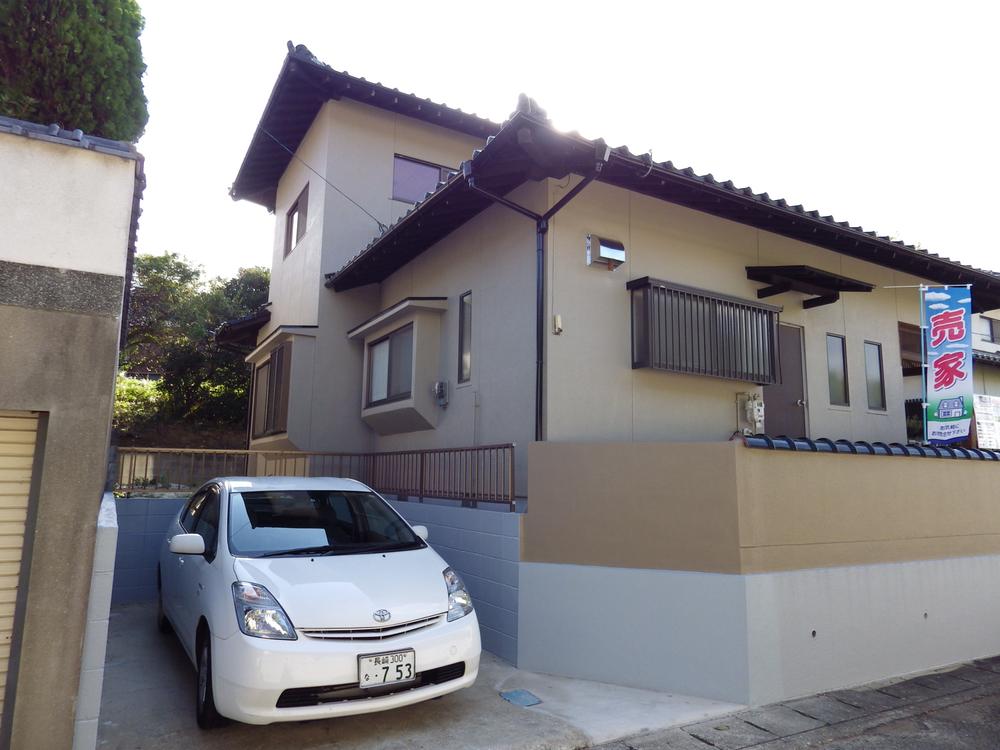 Local appearance photo. We also completed exterior wall painter's work.