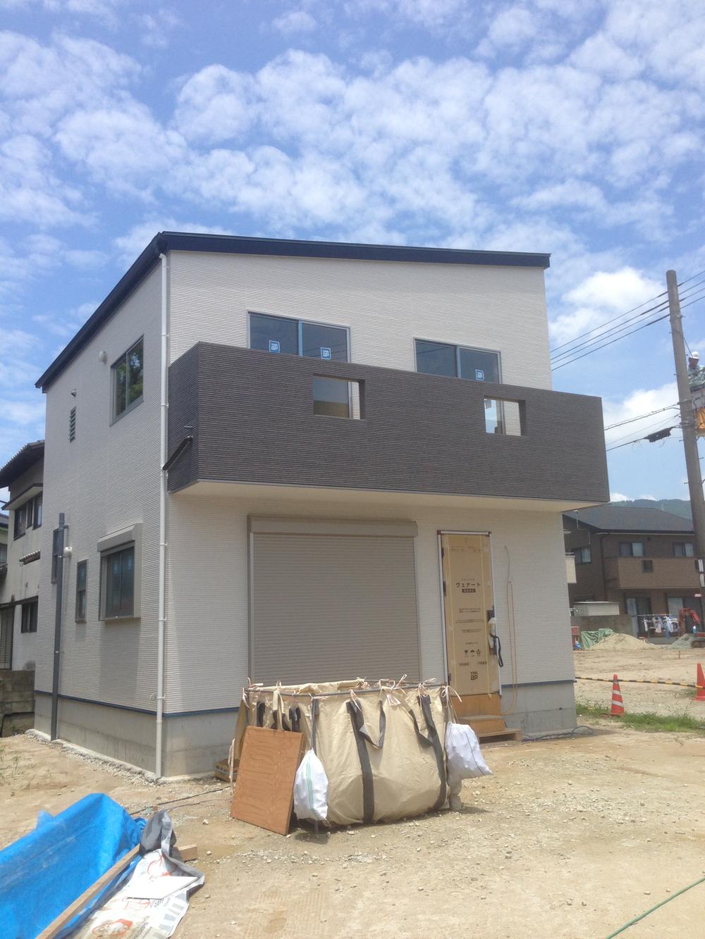 Local appearance photo. Local (09 May 2013) Shooting