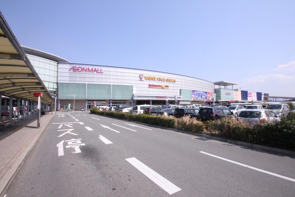 Shopping centre. 1520m until the ion Fukuoka Rukuru