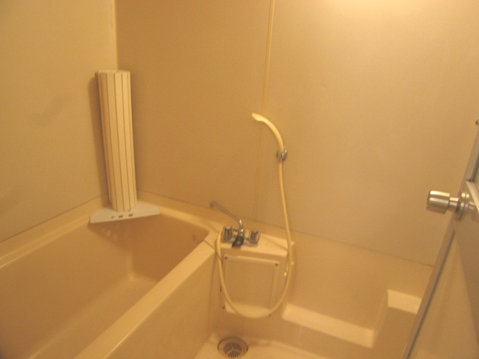 Bath. Shower rooms! ! Bathtub also spacious ☆ 