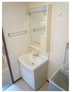 Washroom. Ne will be saved I have washroom and dressing room!