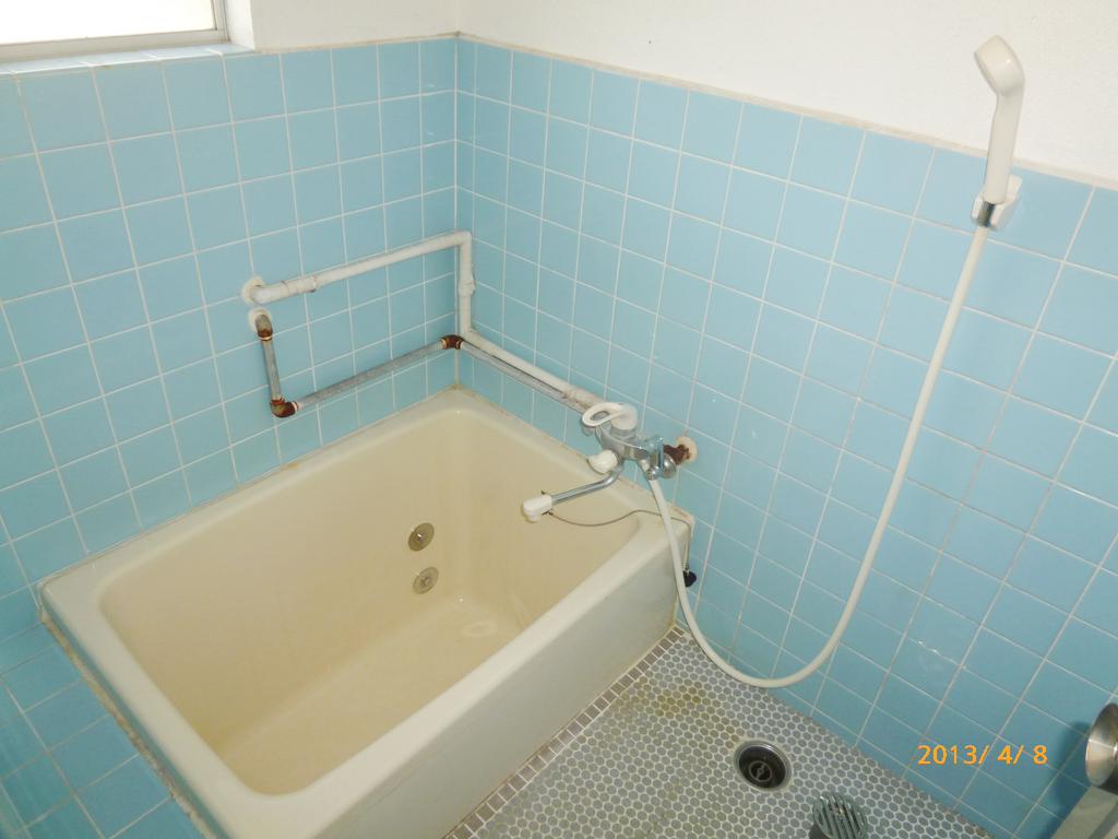Bath. Also easy !! ventilation if there window