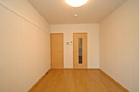 Living and room. Room of floor 1F free ring ・ More than 2F is the carpet