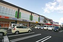 Shopping centre. 1000m until Across Plaza Itatsu
