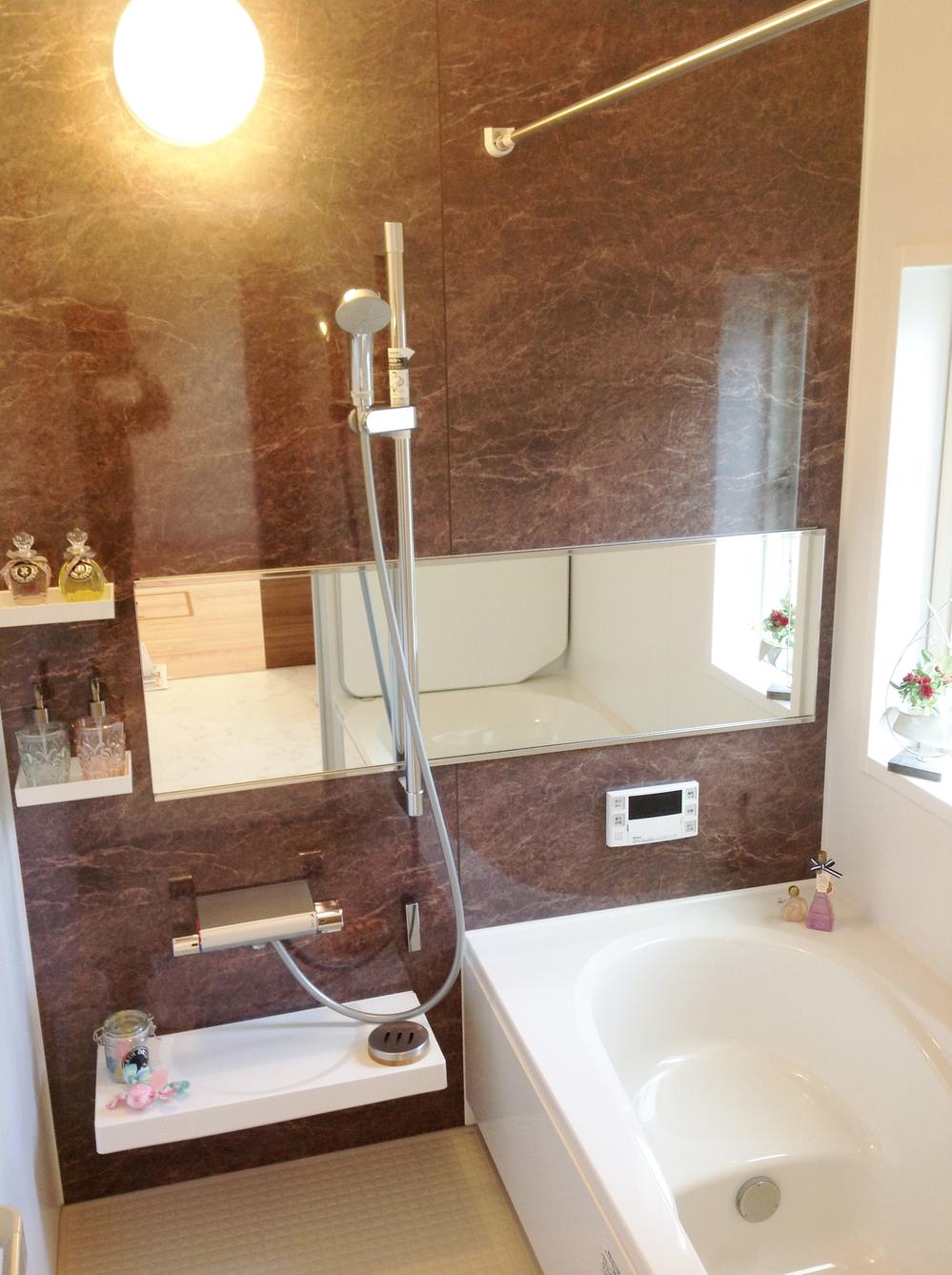 Other Equipment. Spacious 1 tsubo! System bathroom of the latest model