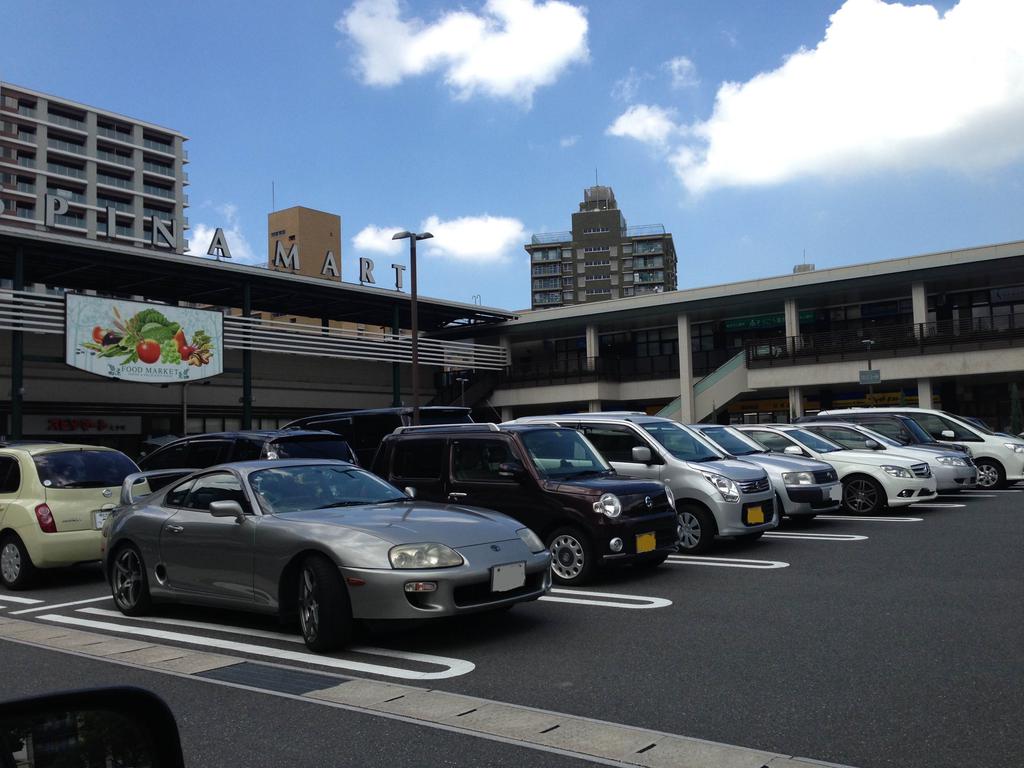 Shopping centre. 782m until spinner Garden Otemachi (shopping center)