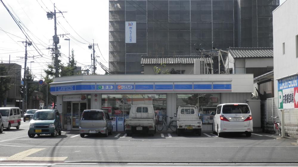 Convenience store. 653m until Lawson Kokura Ihori Third Street shop