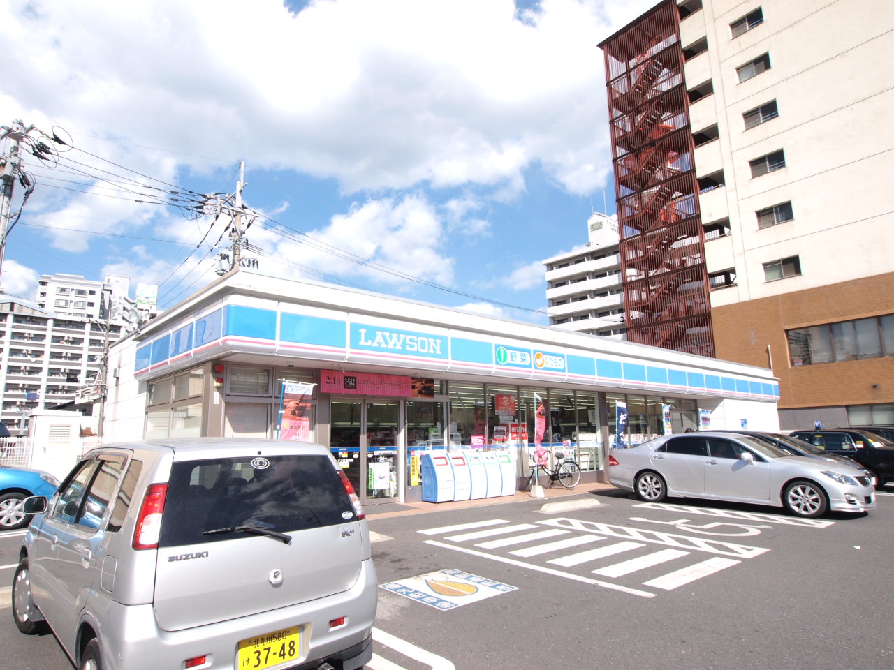 Convenience store. 533m until Lawson Kokura Furusenba store (convenience store)