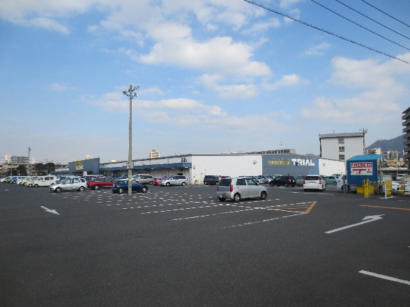 Supermarket. 500m to supercenters trial Higashishinozaki store (Super)