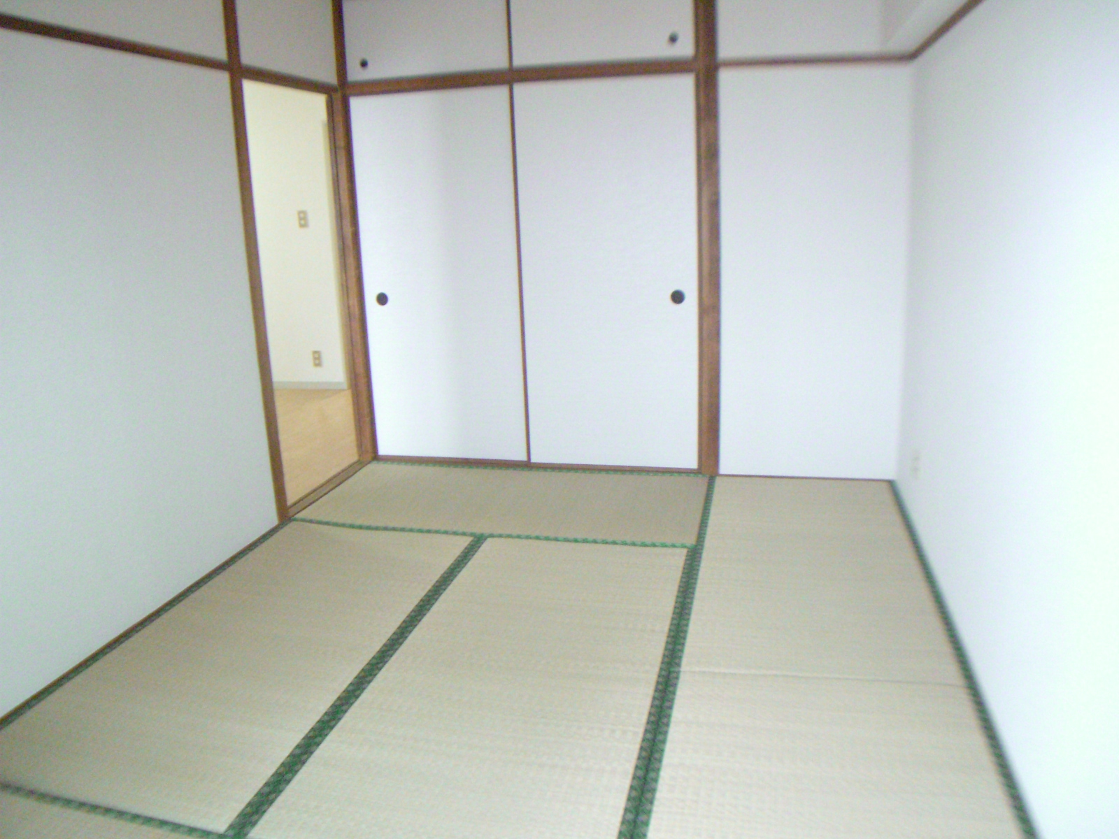 Living and room. Deposit ・ No key money!