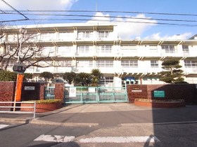 Junior high school. 750m to Kitakyushu Kokura Kikuryou junior high school (junior high school)