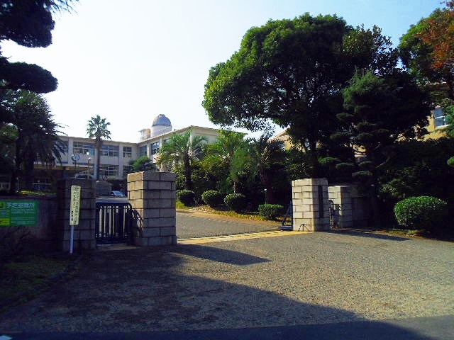 high school ・ College. Fukuoka Prefectural Kokura High School (High School ・ NCT) to 471m