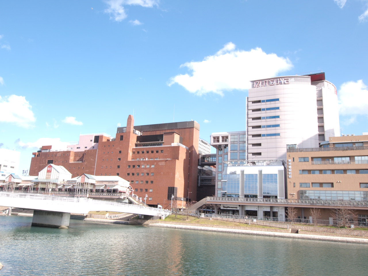 Shopping centre. 480m until Izutsuya Kokura (shopping center)