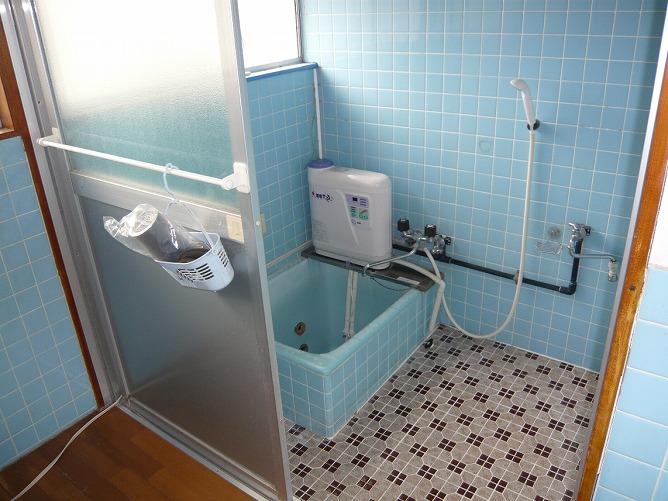 Bathroom. Indoor (2012) shooting