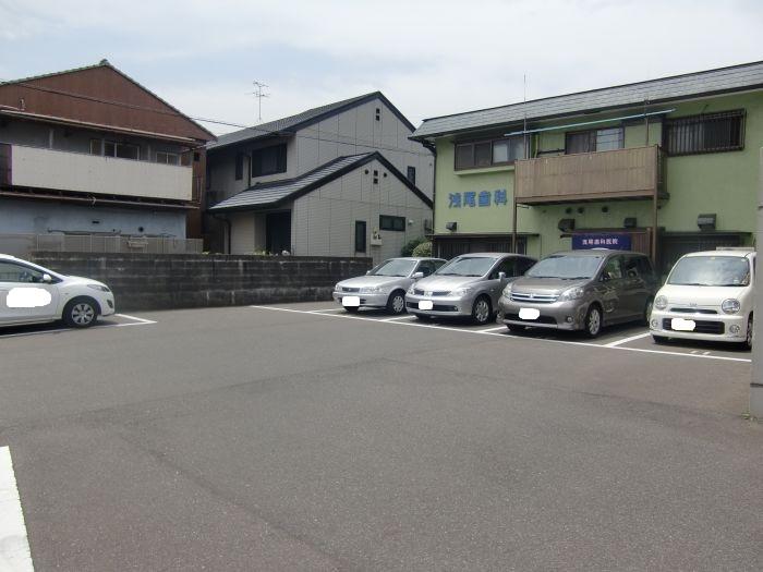 Parking lot. Local (June 2013) Shooting Monthly parking