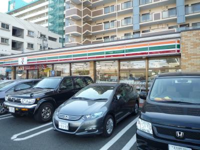 Convenience store. 699m to Seven-Eleven Kokura Hiagari 4-chome