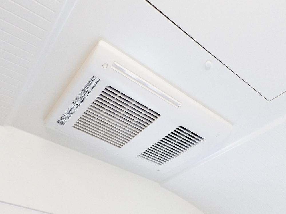 Cooling and heating ・ Air conditioning. It will help at the time of the many rainy weather of the rainy season and moisture.