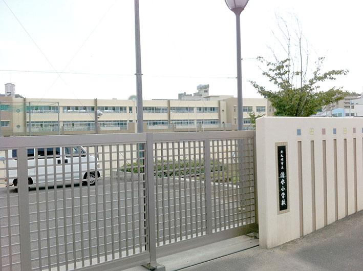 Primary school. 749m to Kitakyushu Shimizu Elementary School